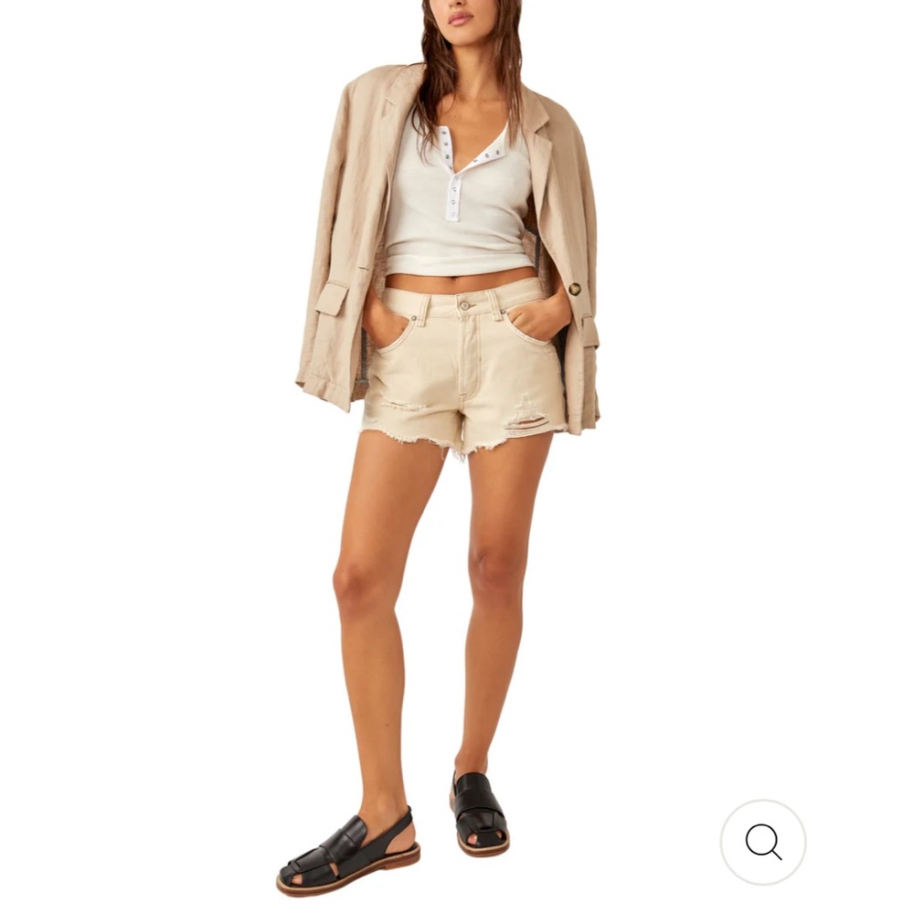 FREE PEOPLE
NOW OR NEVER DENIM SHORTS IN ECRU - Picture 2 of 13